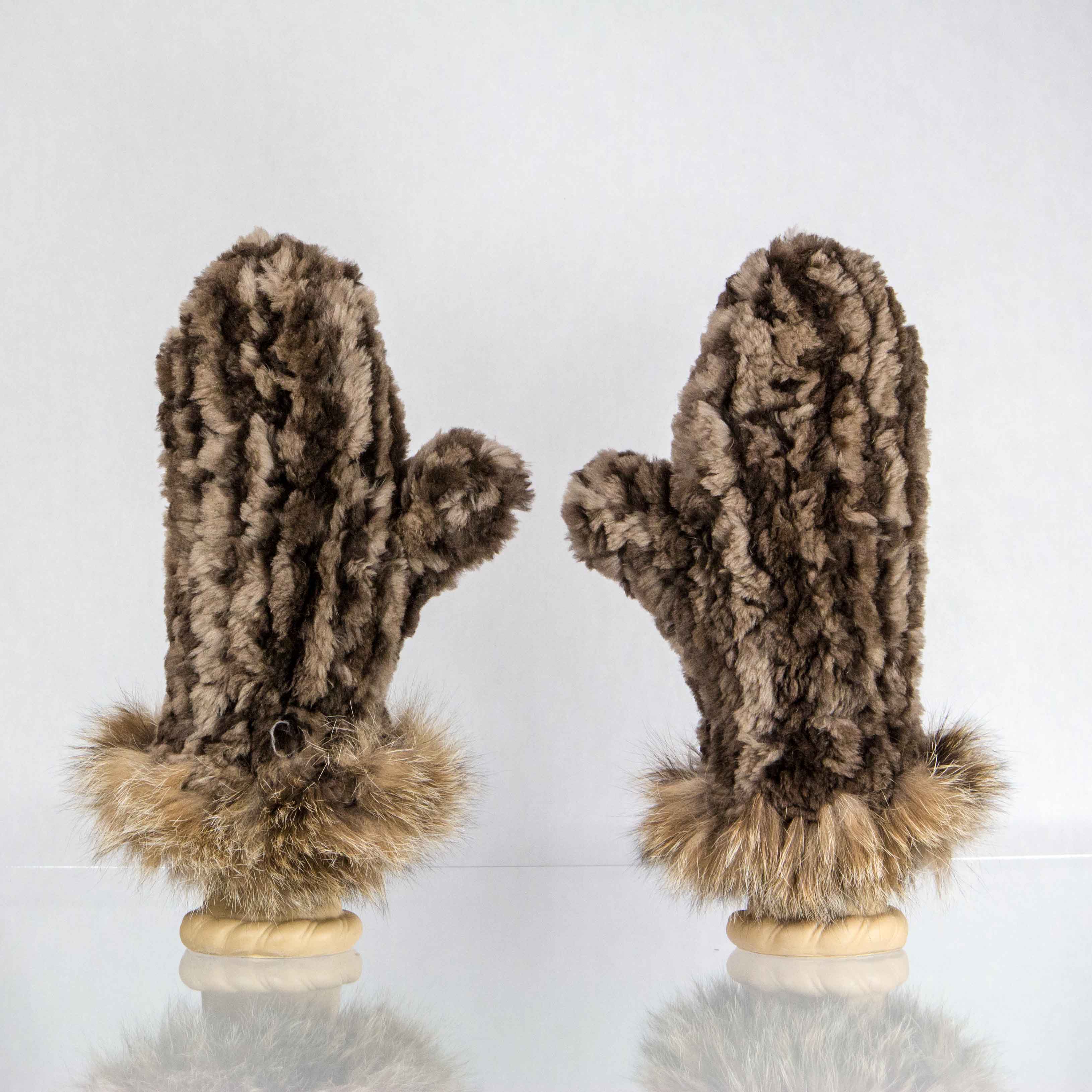 Knit beaver fur mittens with lynx fur trim